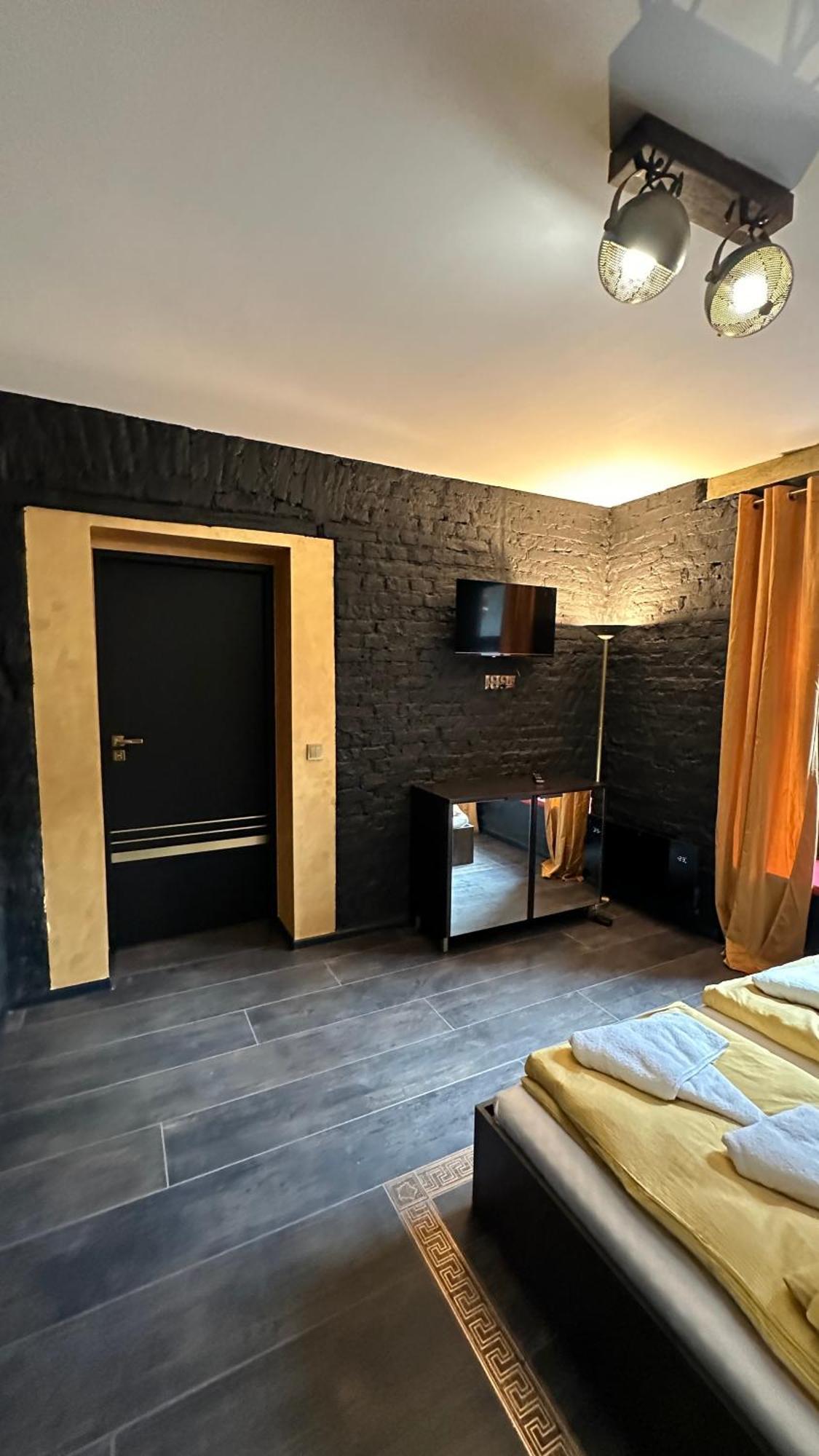 Apartment Darkhouse Versace Karmin Lodz (Lodz)