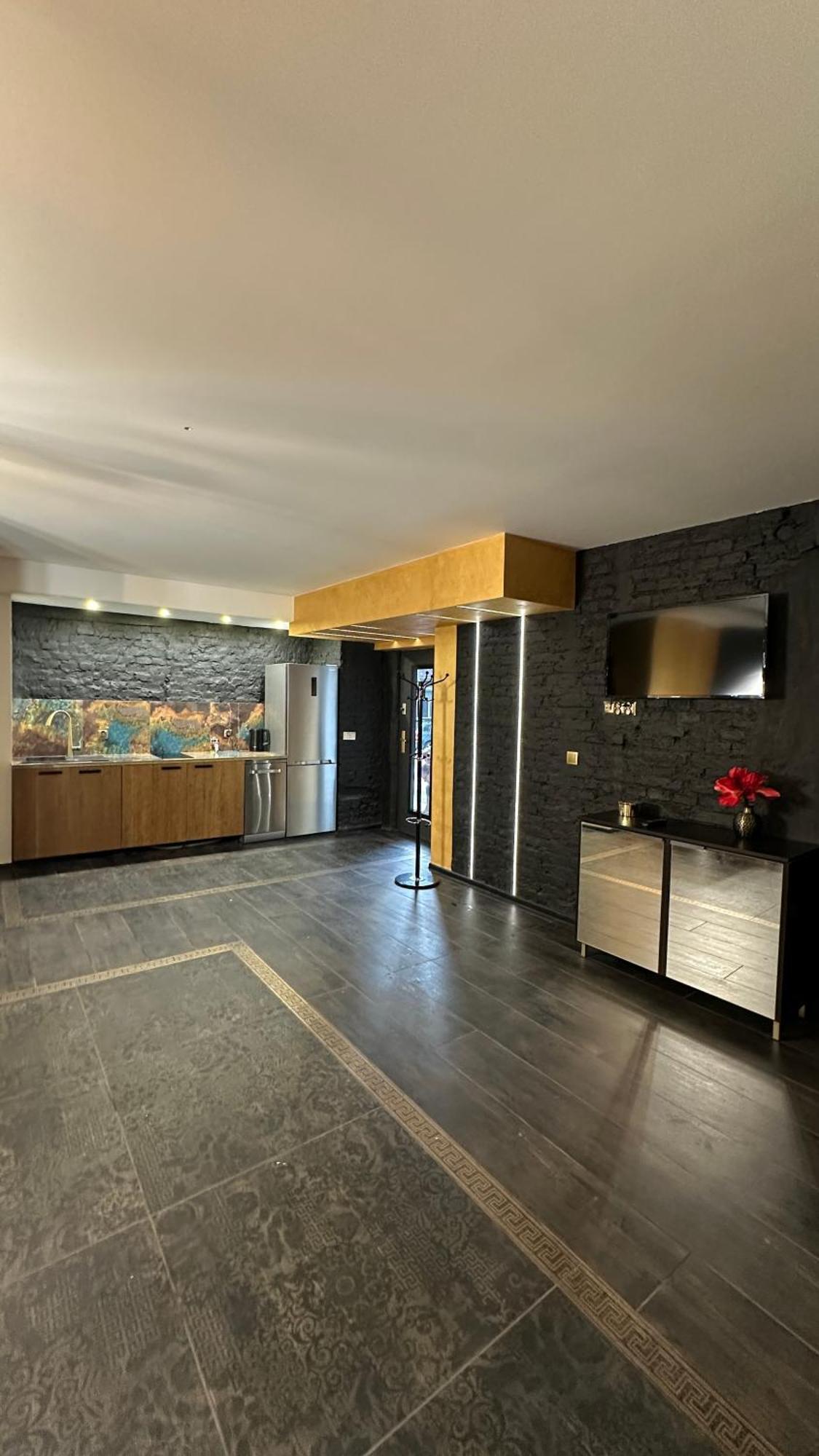Apartment Darkhouse Versace Karmin Lodz (Lodz)